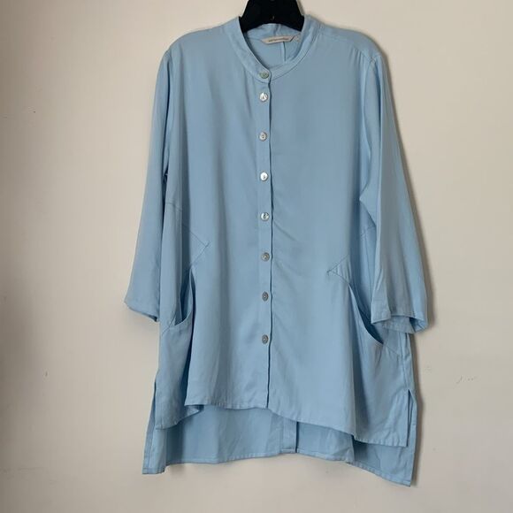 Soft Surroundings Sz L Devonias Tunic Top 3/4 Sleeve Blue Pockets Shell Buttons - Picture 4 of 6